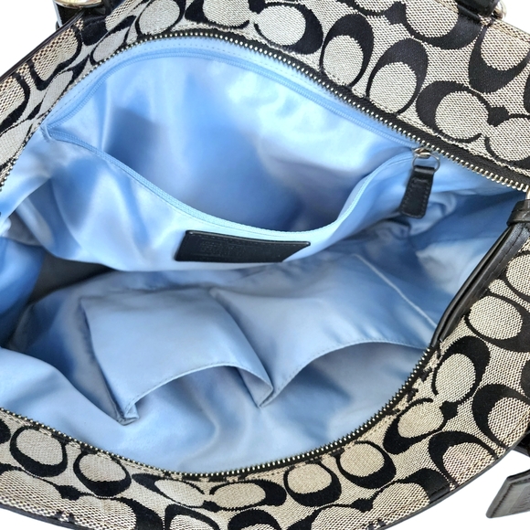 Signature Coach Bag - Picture 2 of 10